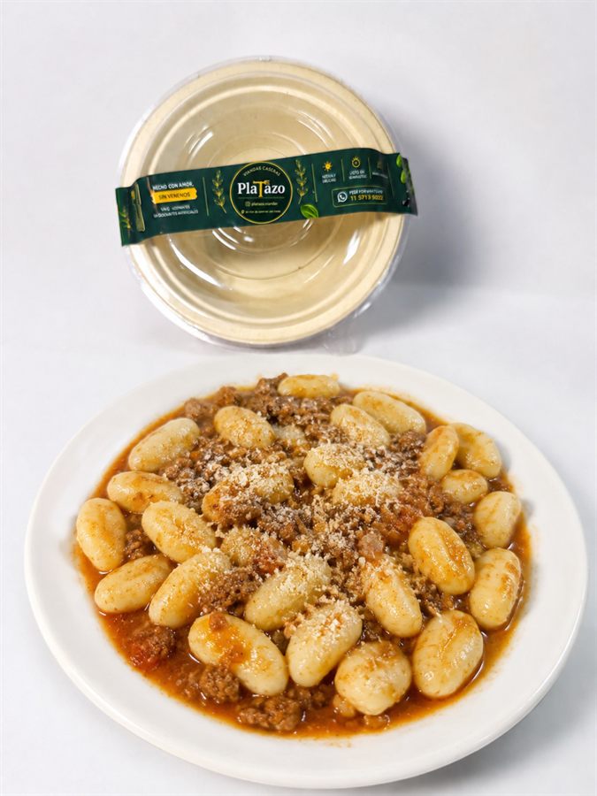Ñoquis con boloñesa